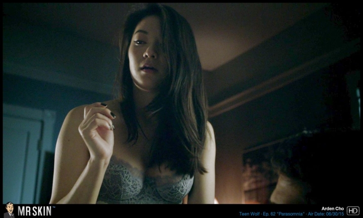 Arden Cho foto intime