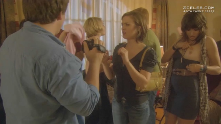 Lauren Walsh con la gonna