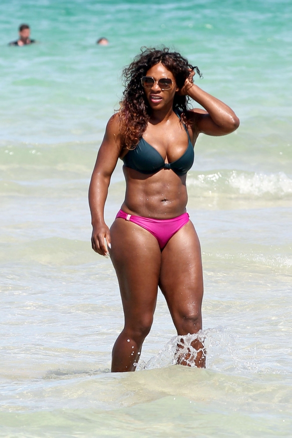 Serena Williams flash fotografici tra le gambe 32